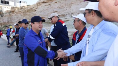 На земле и в воде: Как актаусцы чистили город у моря