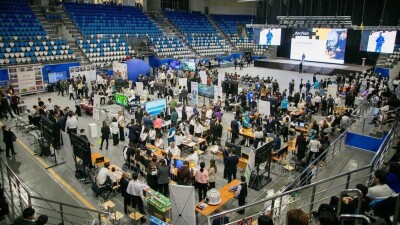 Какие цифровые проекты реализуются в области Абай