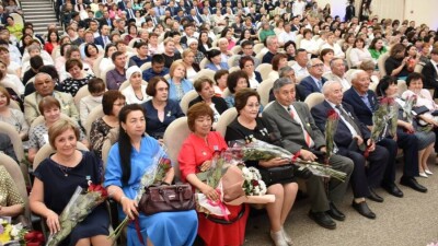 "Спасибо за самоотверженность!": В Кокшетау поздравили медицинских работников с предстоящим профессиональным праздником