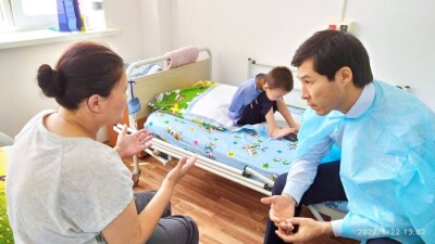 БҚО-да екі қолынан айырылған Аманжолдың отбасына 3 бөлмелі пәтер беріледі