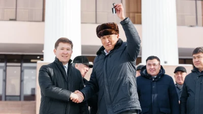 Атырауским ветеринарным станциям вручены 42 единицы служебного автотранспорта