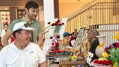 В Туркестане прошла выставка произведений искусства