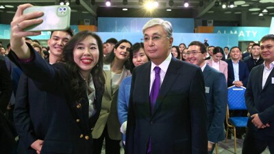 Глава государства встретился со студентами и молодыми учёными в Алматы