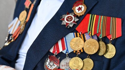 Ерболат Досаев поздравил ветеранов Великой Отечественной войны с Днем Победы