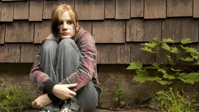 Надо разговаривать, как со взрослыми: Эксперт рассказала, как защитить детей от наркотиков