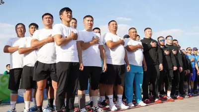 Оралда қала күніне орай арқан тартудан ашық турнир өтті