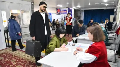 "Леон" и "Матильда" проголосовали на референдуме в Атырау