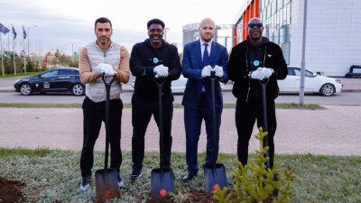 Легендарные футболисты приняли участие в экологической акции "Таза Қазақстан" в Астане