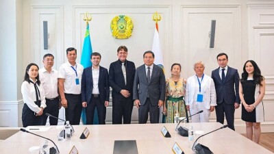 Аким Алматы Ерболат Досаев встретился с президентом Всемирного совета ремёсел AISBL Саадом Хани Аль-Каддуми