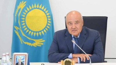 Умирзак Шукеев чествовал героев мирных дней