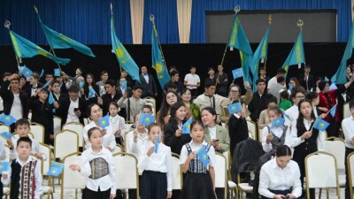 В Шымкенте прошел патриотический форум "Көк тудың желбірегені"