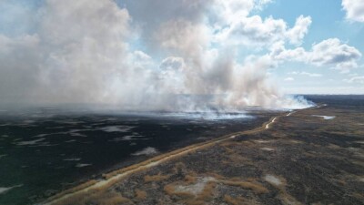 Возгорание камыша на побережье Каспийского моря стало причиной смога в Атырау