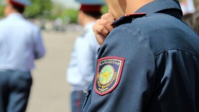 Били стёкла и совершили кражу: очередных вандалов нашли и наказали в Астане