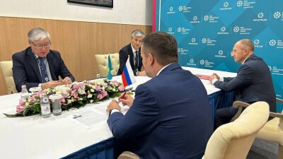 Аким области Улытау обсудил вопросы двустороннего сотрудничества с Новгородской областью Российской Федерации