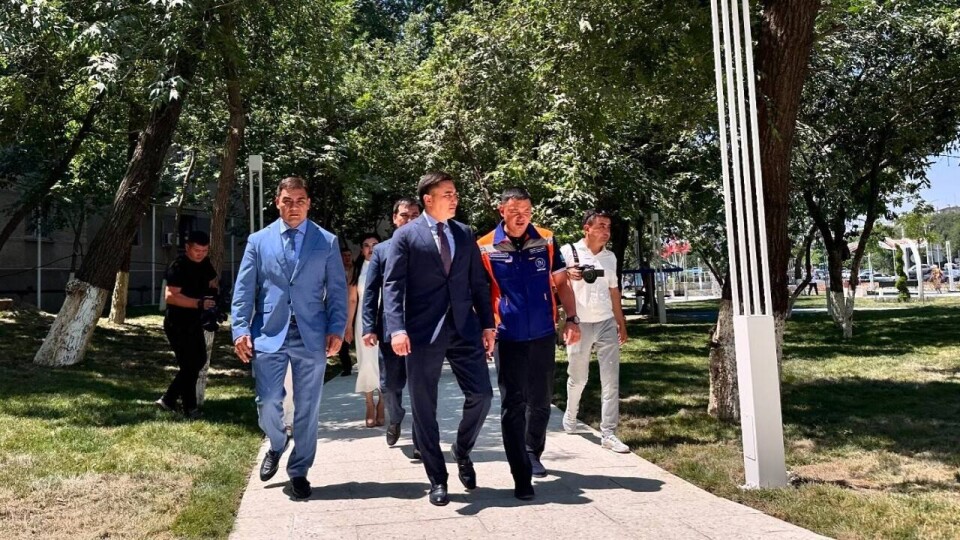 Еңбекші ауданында жаңа гүлзар ашылды