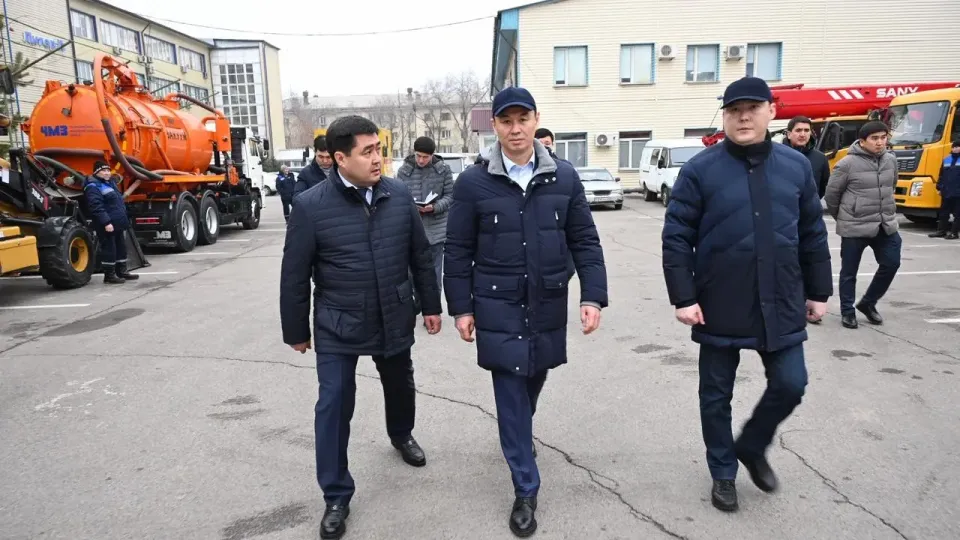 Цифровизация и ИИ: аким Алматы проверил работу диспетчерских служб ключевых предприятий