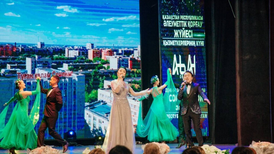 Абай облысында әлеуметтік сала қызметкерлері қажырлы еңбегі үшін марапатталды