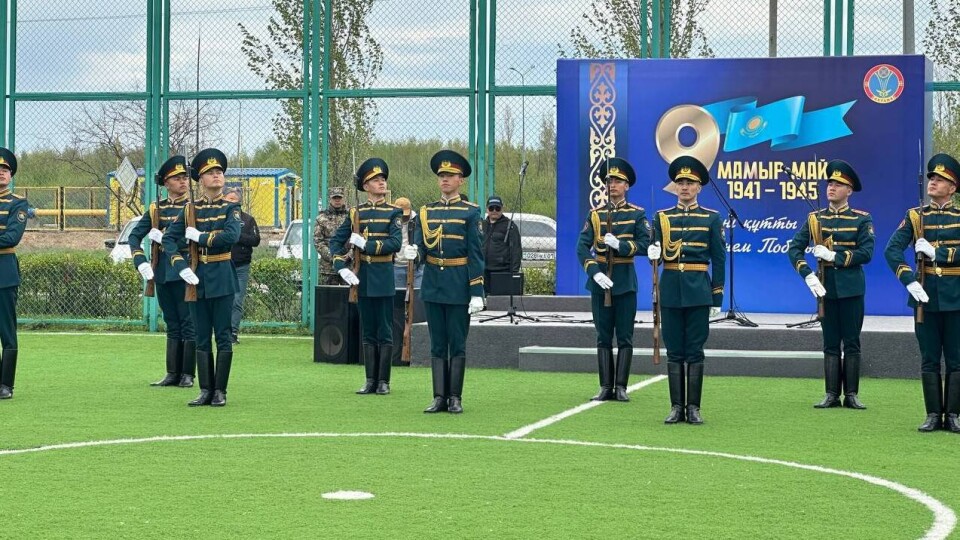 Полевая каша и выступление военного оркестра: День Победы празднуют в Астане