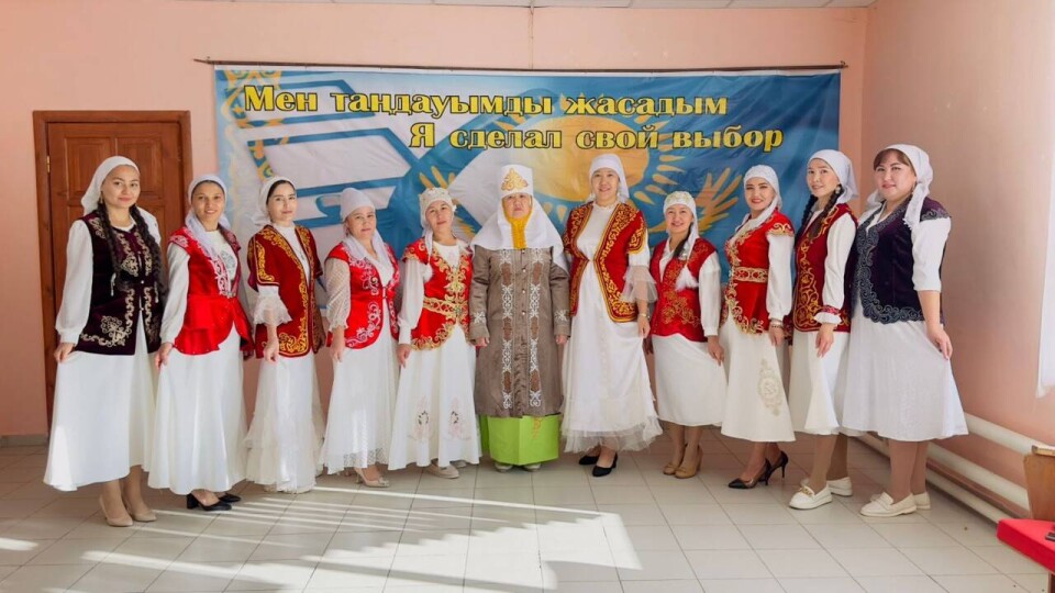 Батыс Қазақстандық тату келіндер ұйымшылдықпен референдумда дауыс беруге келді