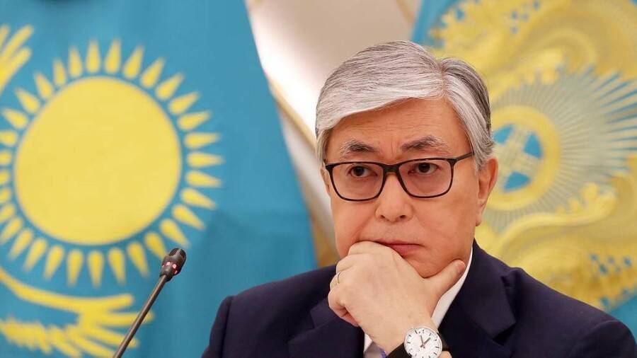 Токаев выразил соболезнования родным и близким известной айтыскер Ханши Раисовой