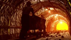Не менее 90 человек погибли после взрыва газа на шахте в Китае