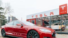 Около 450 человек заразились коронавирусом на заводе Tesla, который открыли в пандемию