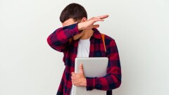 В Павлодаре уволили преподавателя колледжа, избившего студента