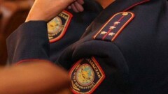 Полицейские задержали подозреваемого в вандализме на кладбище в Уштобе