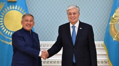 Глава государства принял раиса Татарстана Рустама Минниханова
