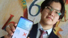 Школьник из Актобе создал приложение, которое спасёт от насилия