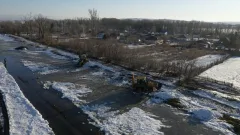 "Жители должны праздновать, а мы будем работать". В ВКО началось активное снеготаяние