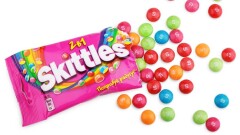 На производителя Skittles подали в суд из-за ядовитого красителя  