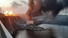 В Запорожье после российского ракетного удара горит ДнепроГЭС