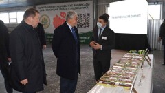 Президент посетил птицефабрику "Жас-Канат 2006" в Рудном