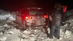 20 человек спасли минувшей ночью из снежных заносов в Казахстане