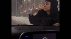 Полицейские поделились курьёзными видео уходящего года