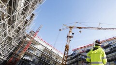 Строительство школ и детсадов могут заморозить из-за роста курса доллара