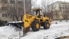 В Семее коммунальщики не справляются с уборкой снега. На помощь позвали военных