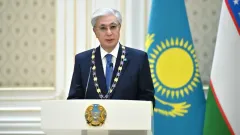 "Дружба высшей степени": Токаеву вручили высшую государственную награду Узбекистана
