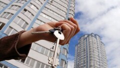 Врач из Уральска отсудила квартиру у акимата
