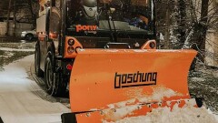 В Алматы очищают улицы после первого снегопада