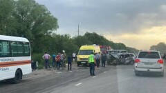 Четверо детей и трое взрослых погибли в ДТП на трассе в Алматинской области