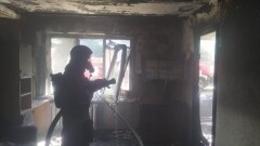 44 человека эвакуировали спасатели во время пожара в многоэтажке Актобе