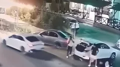 Разборки в Конаеве: автомобиль на полном ходу сбил человека