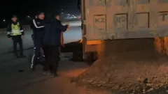 Выгрузили грунт на проезжую часть: водители получили аресты за перевес грузовиков в Астане