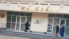 Без кредита не выехать и с кредитом не выехать: жителей Туркменистана не пускают на рейсы в другие страны даже с визой