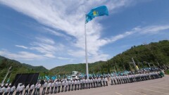 На "Медеу" прошла церемония поднятия государственного флага