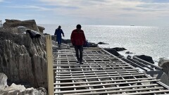 Участок Скальной тропы в Актау перестраивают после разрушения