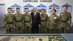 Президент подарил автобус курсантам военной школы-интерната в Таразе