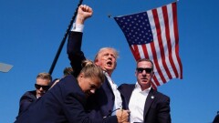 В Дональда Трампа стреляли во время выступления в Пенсильвании